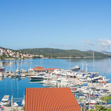 Seaside Apartments With A Swimming Pool Okrug Gornji, Ciovo - 11374 特罗吉尔 外观 照片