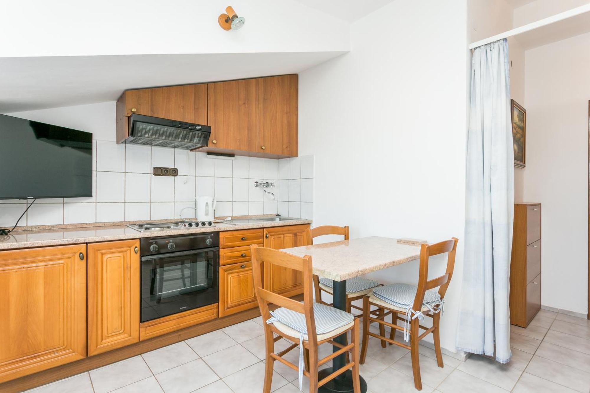 Seaside Apartments With A Swimming Pool Okrug Gornji, Ciovo - 11374 特罗吉尔 外观 照片