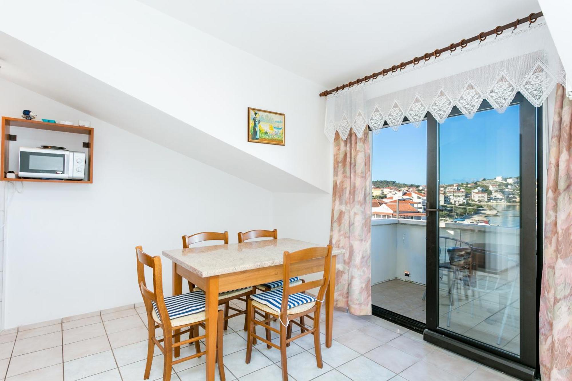 Seaside Apartments With A Swimming Pool Okrug Gornji, Ciovo - 11374 特罗吉尔 客房 照片