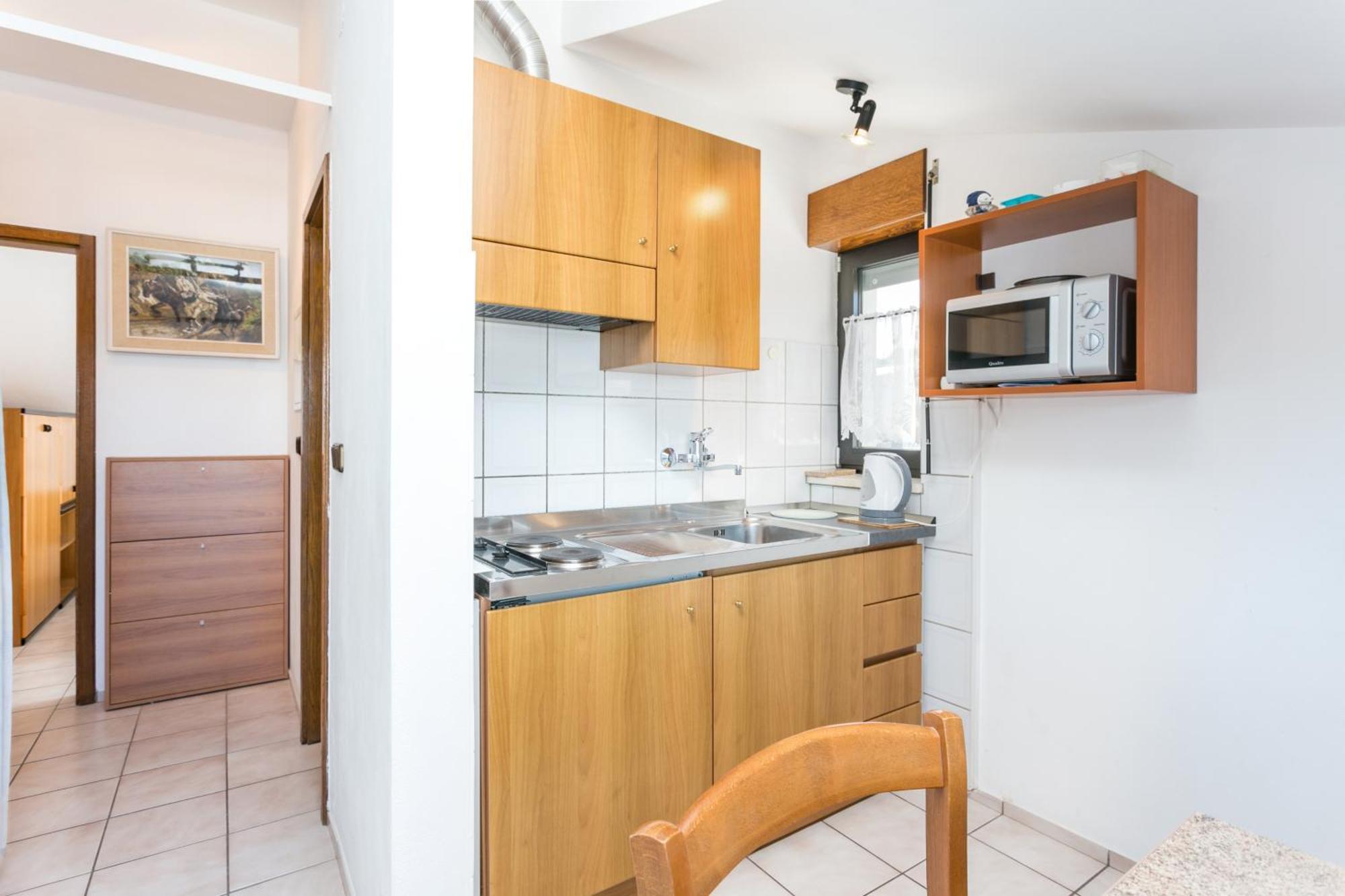 Seaside Apartments With A Swimming Pool Okrug Gornji, Ciovo - 11374 特罗吉尔 客房 照片