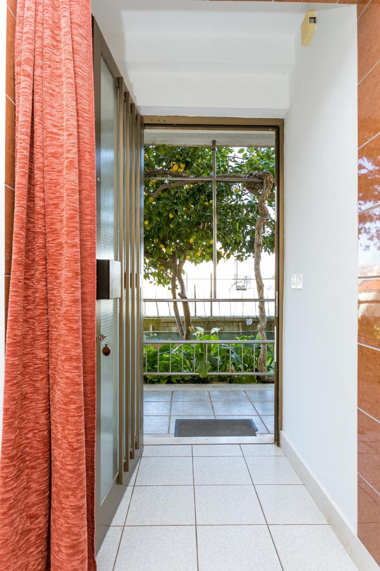 Seaside Apartments With A Swimming Pool Okrug Gornji, Ciovo - 11374 特罗吉尔 外观 照片