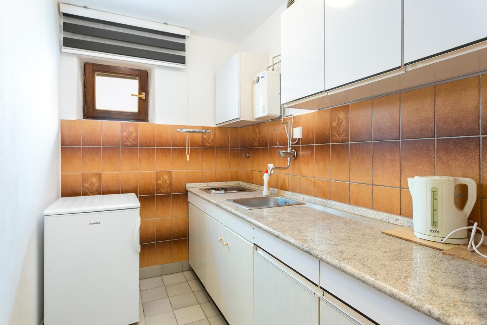 Seaside Apartments With A Swimming Pool Okrug Gornji, Ciovo - 11374 特罗吉尔 外观 照片