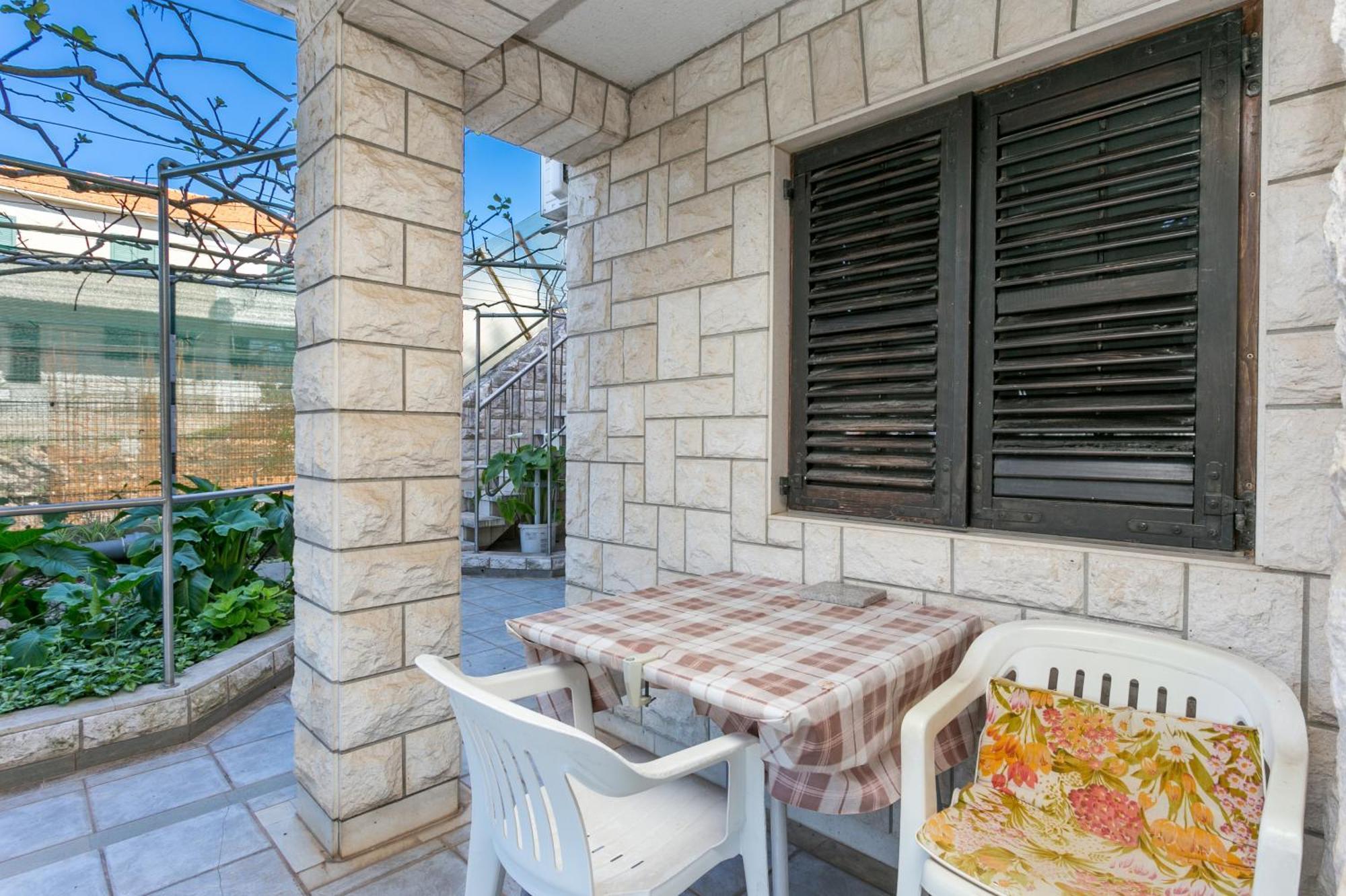 Seaside Apartments With A Swimming Pool Okrug Gornji, Ciovo - 11374 特罗吉尔 外观 照片