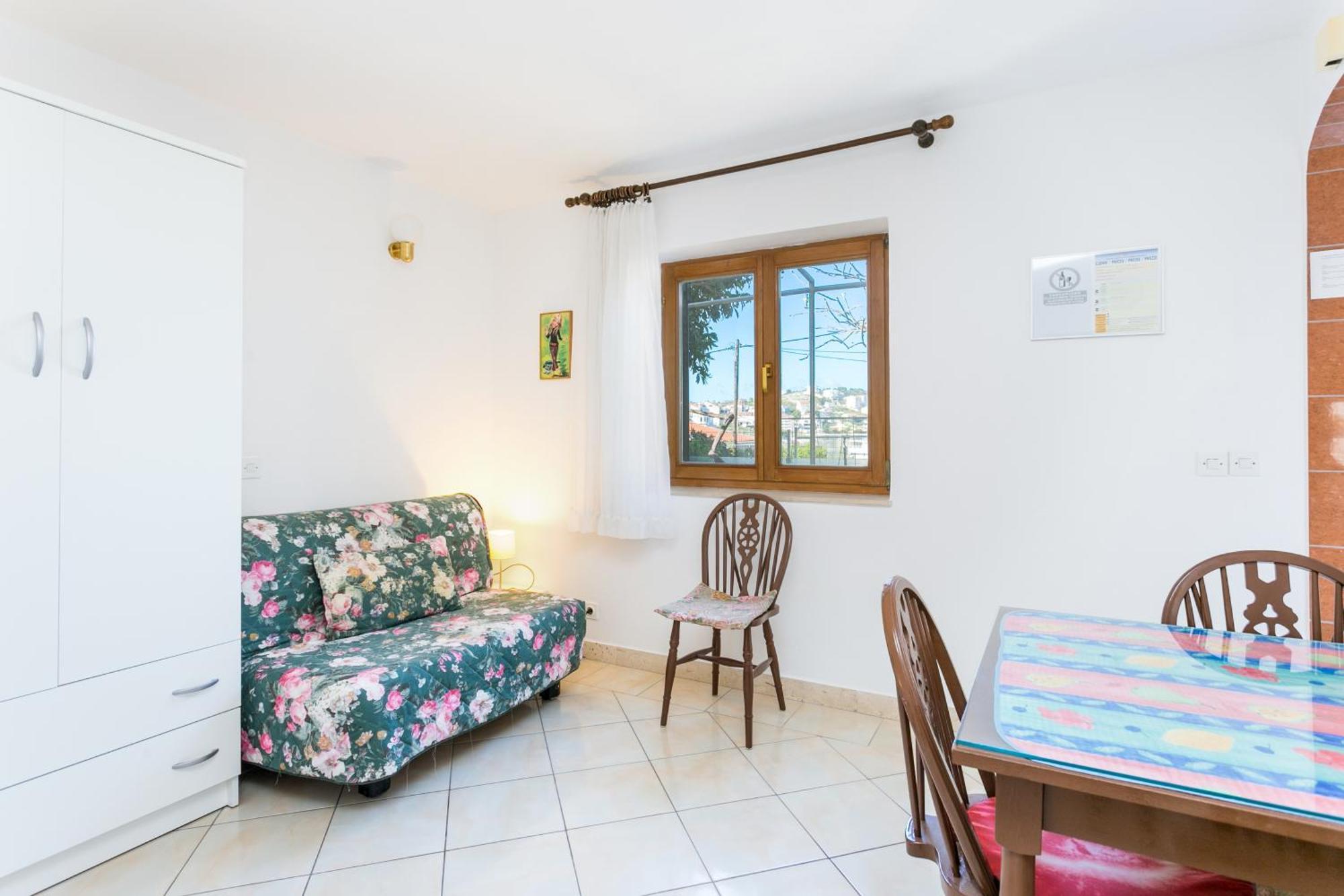 Seaside Apartments With A Swimming Pool Okrug Gornji, Ciovo - 11374 特罗吉尔 客房 照片
